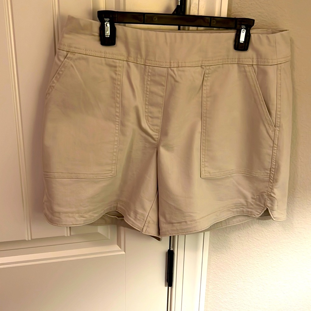 Westbound, Park Avenue fit, size 14, shorts